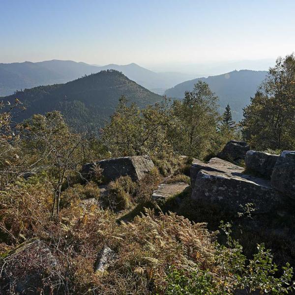 Hiking trail D02: The two Donons